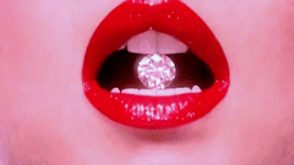 Gif animé bouche diamant